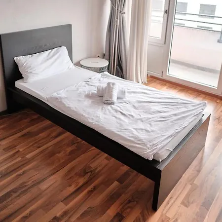 Lägenhet Entire Apartment, Neuss, Duesseldorf Messe