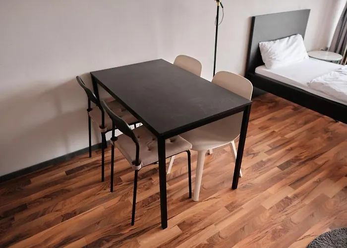 Lejlighed Entire Apartment, Neuss, Duesseldorf Messe *